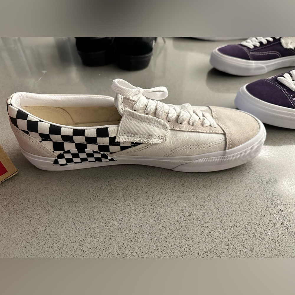 Vans Slip on cap in multiple colors. Size 11